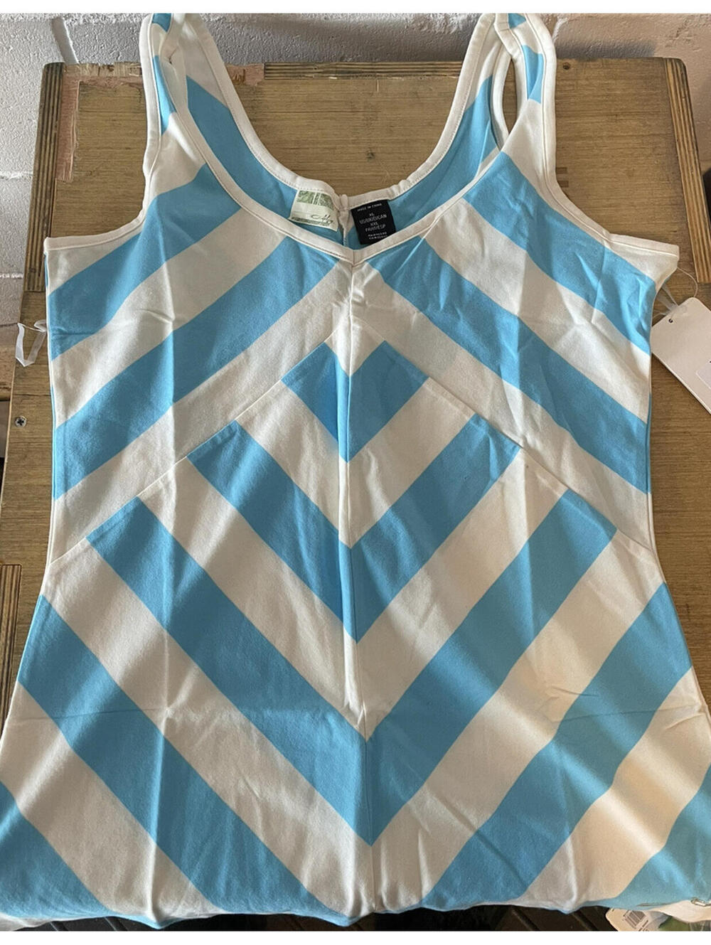 Oakley Across Tank Atmosphere Size Small new